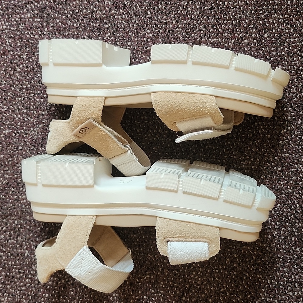 UGG White and Tan Sandals with Padded Straps - Picture 4 of 11